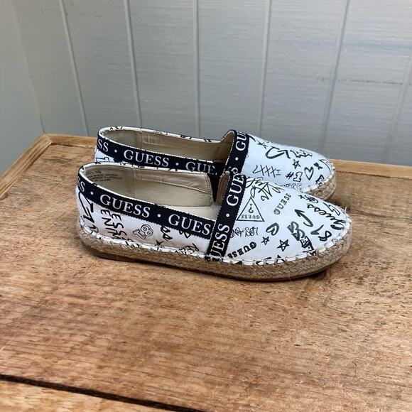 Guess Loafer Shoes Black and White Graffiti Look Leather Like Material Women's 5 - Picture 1 of 6